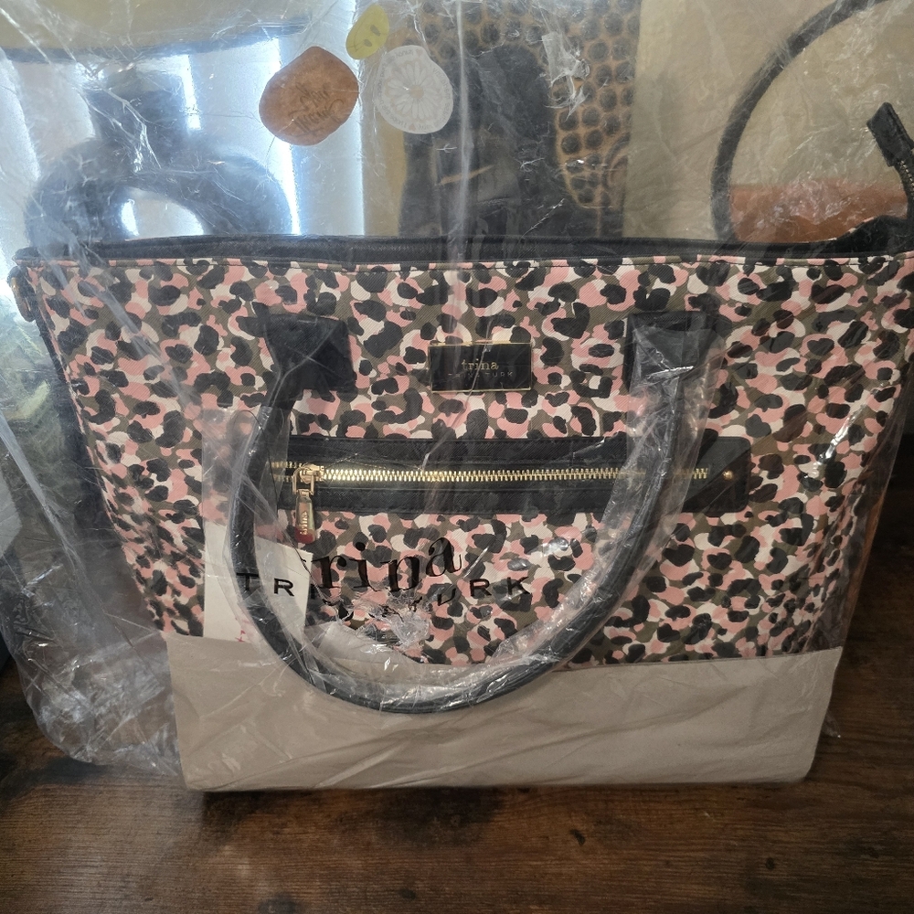 Trina Turk Women's Tote Adjustable Strap New with tags 13”‎ H x 18” L - Picture 2 of 7